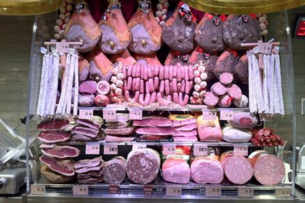 Salami and hams: that’s the way how sales work in Italy