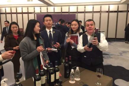 Italian wine schools in China to train wine lovers